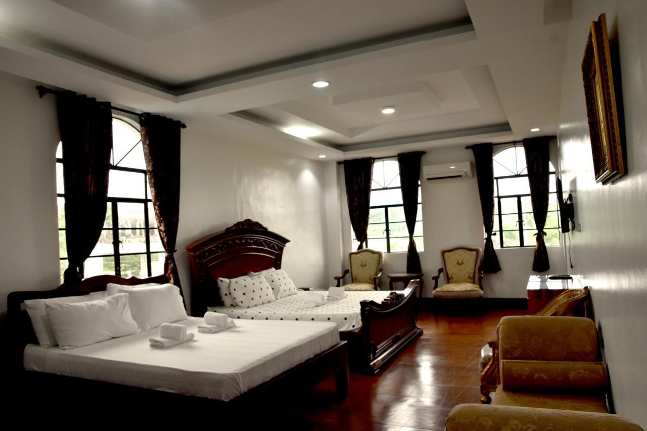 Isla De Oro Hotel Mamburao Buitenkant foto