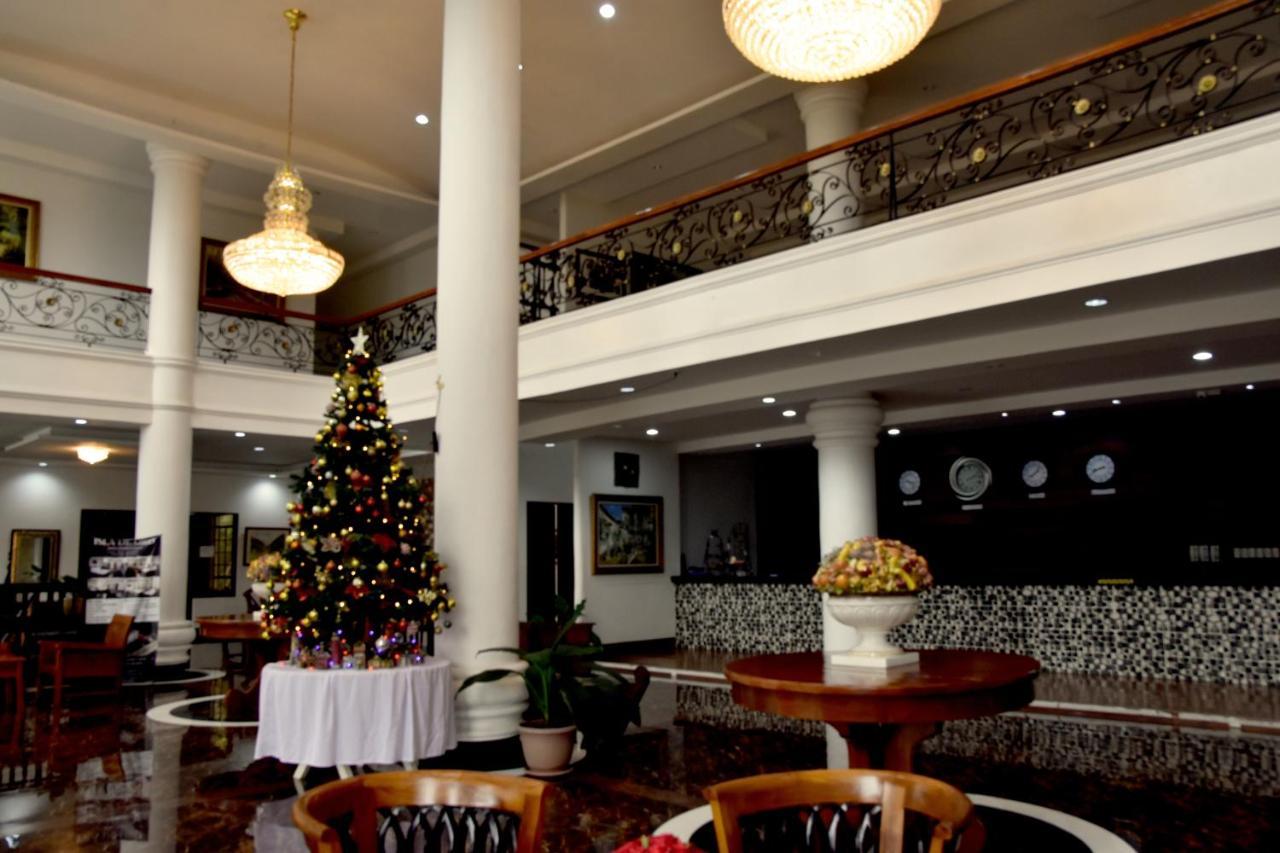 Isla De Oro Hotel Mamburao Buitenkant foto
