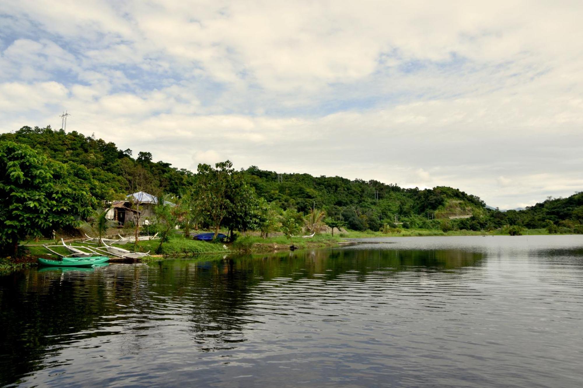 Isla De Oro Hotel Mamburao Buitenkant foto