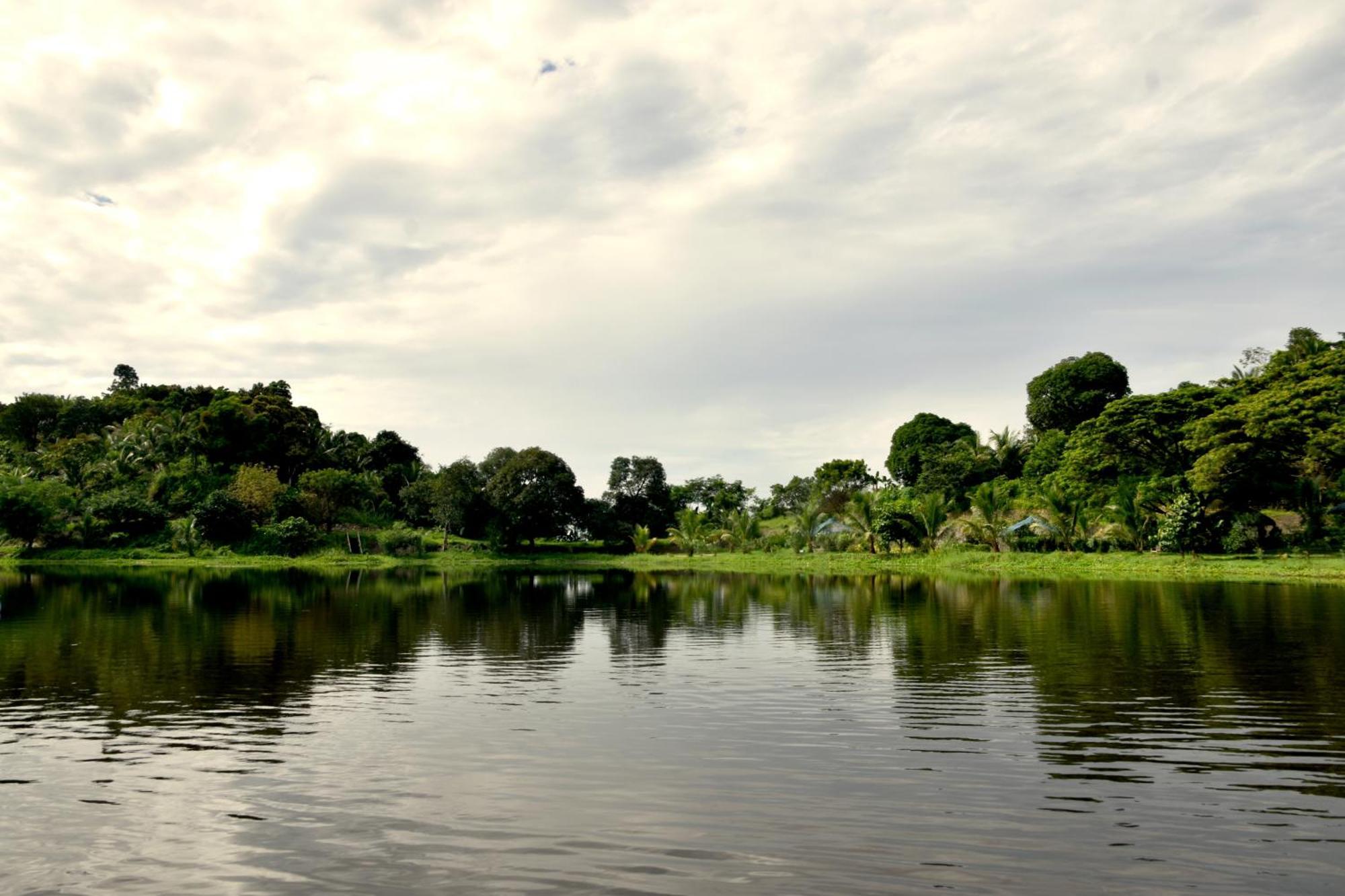 Isla De Oro Hotel Mamburao Buitenkant foto