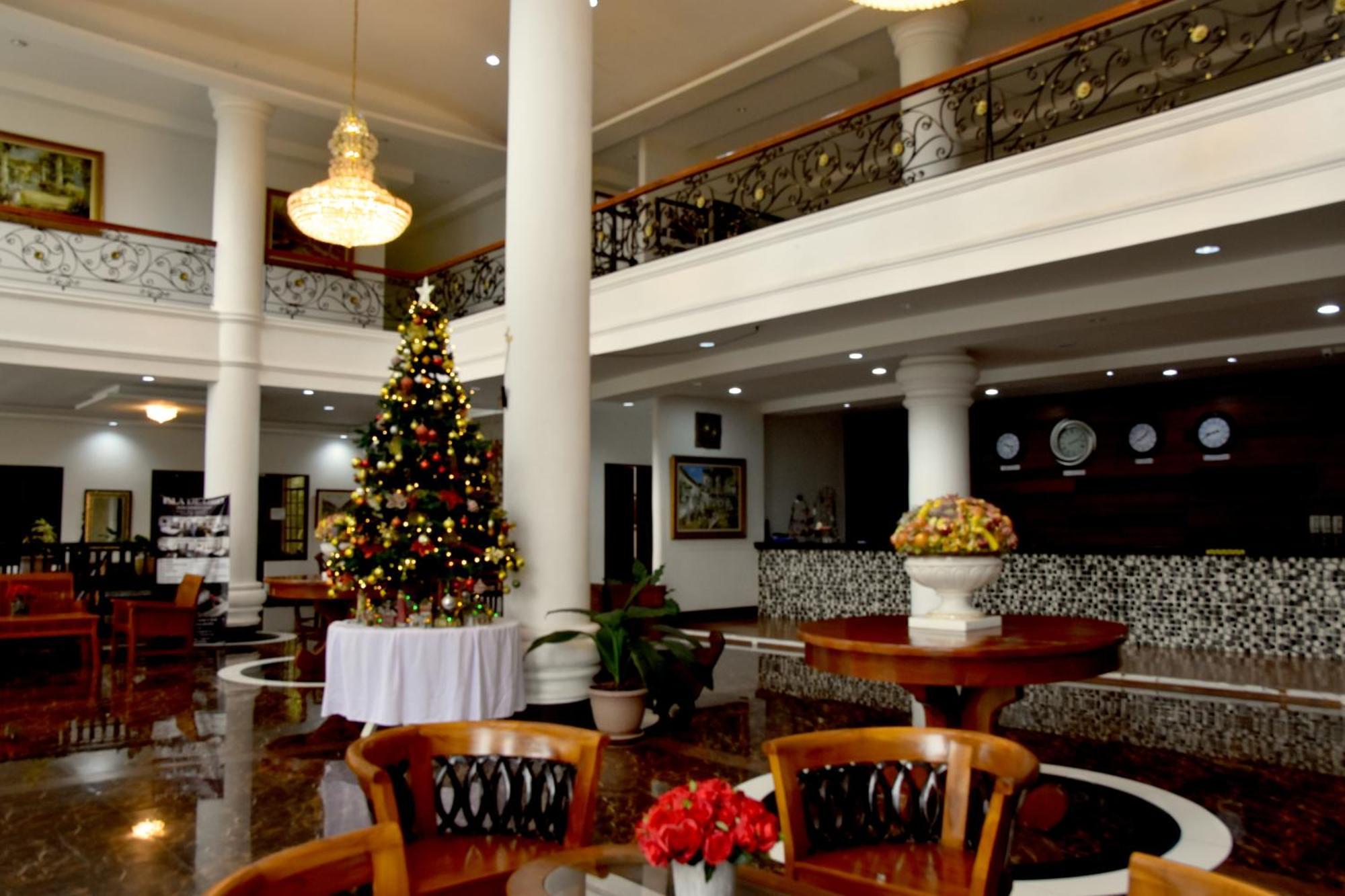 Isla De Oro Hotel Mamburao Buitenkant foto